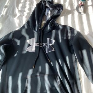 black under armor hoodie
